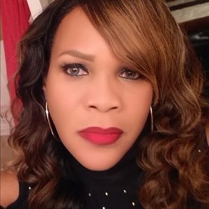 Meet your Posher, Suzette